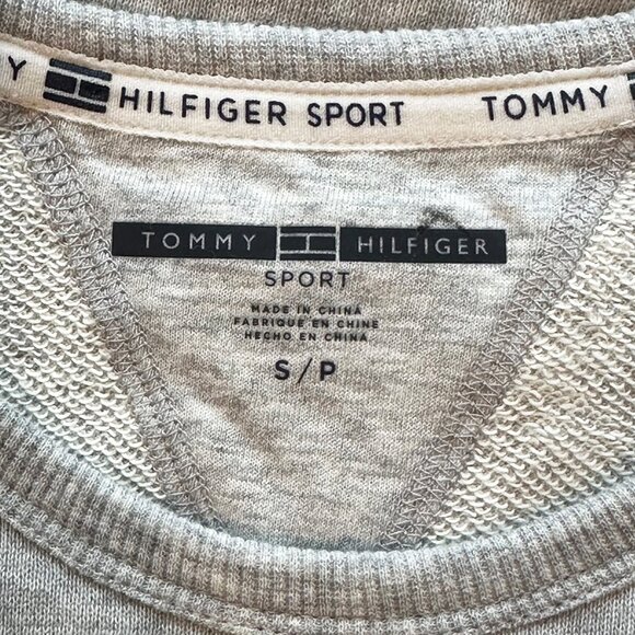 TOMMY HILFIGER Sport Crop Crew Neck Sweatshirt - Small‎ - Gray, navy, red  NWOT - Picture 6 of 7